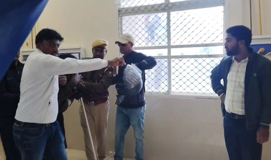 Conspiracy to escape under the guise of treatment, prisoner orgy in Sadar Hospital, vandalism and fighting created stir