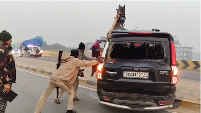 Three killed, two injured in road accident, seven people were traveling in Scorpio