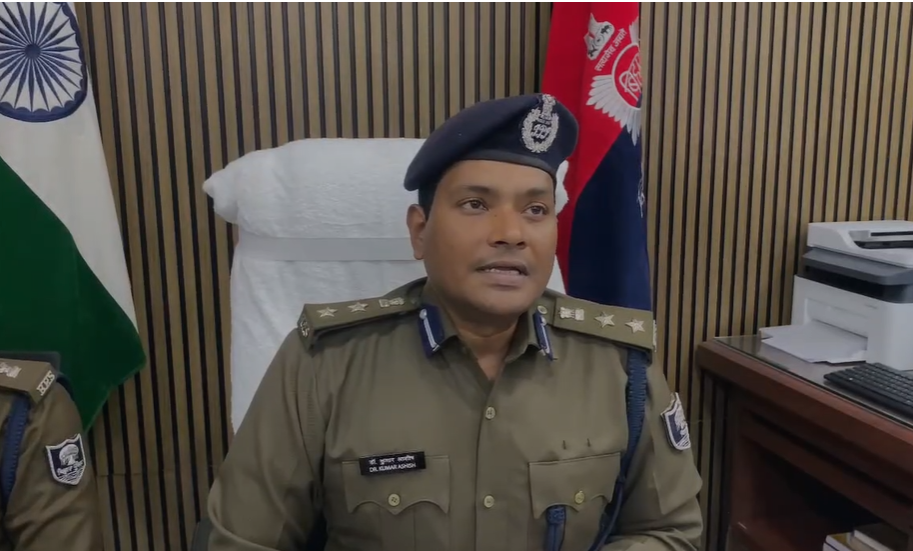 Two police officers suspended on serious charges of collusion with liquor traders and illegal extortion