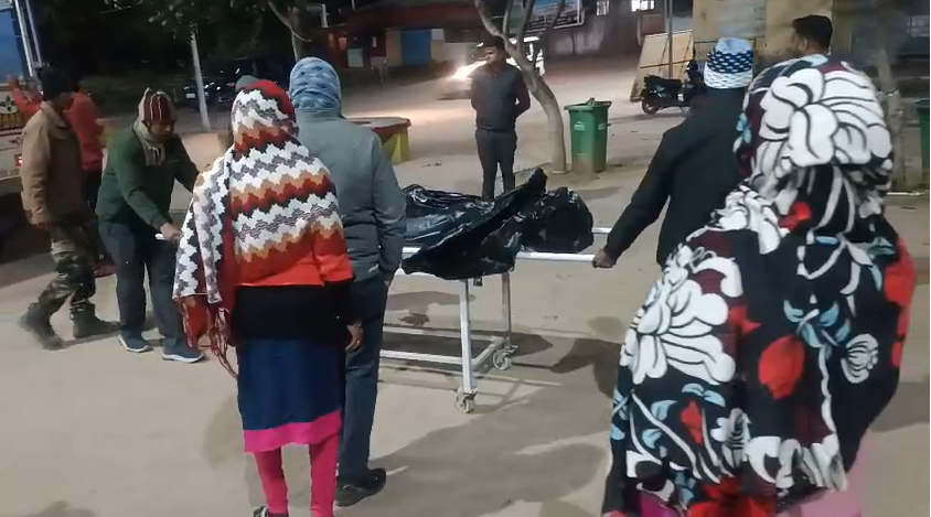 Speed ​​havoc  uncontrolled trailer vehicle crushed a youth riding a bike, painful death on the spot