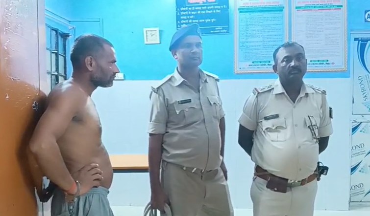Drunken youth creates ruckus at Ghatho police station in Samastipur, alleges vandalism and attack on police