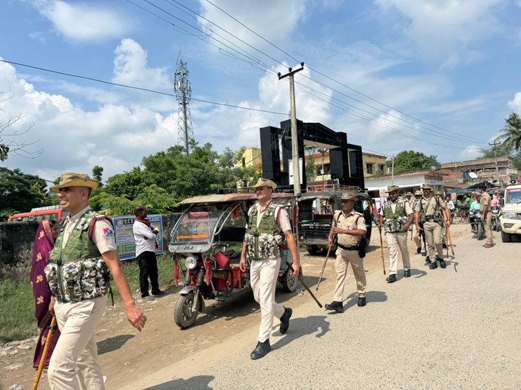 Police administration took out a flag march regarding the assembly elections.