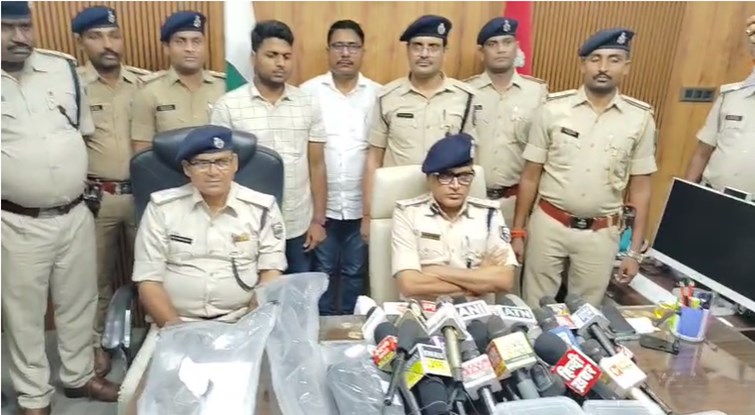 Police raid on hideouts of notorious Raees and Ayub Khan, huge quantity of sophisticated weapons and ammunition recovered.