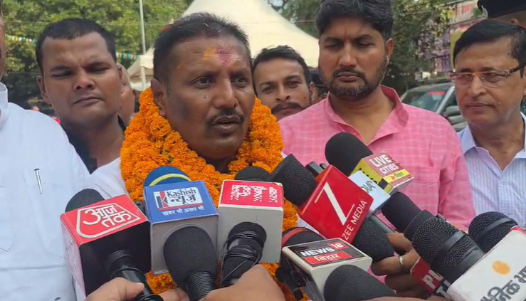 BJP candidate and District Council President Subhash Singh filed his nomination and said, “The son of the people has entered the fray, we need their b