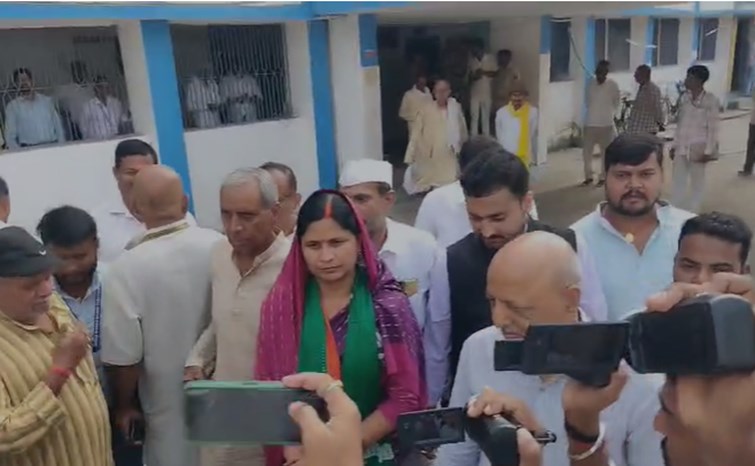 Congress MLA Neetu Devi files nomination from Hisua assembly constituency