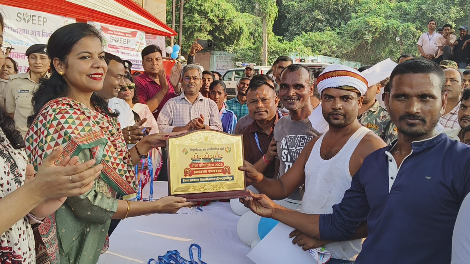 Boat race competition organized to create awareness among voters under the leadership of District Election Officer cum District Officer