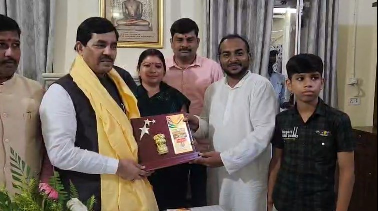 Women of every house will get ten thousand rupees, public will give a befitting reply to Congress-RJD- Syed Shahnawaz Hussain