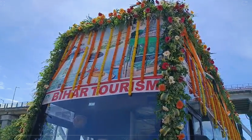 Double decker bus service started for tourists