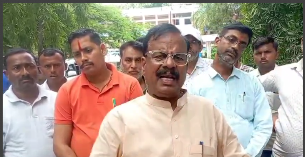 kaha-sarkari karya ab seva nahi , balki paisa kamane ka ban chuka jariya