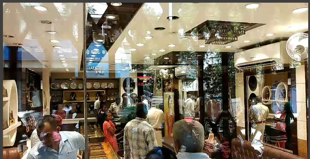 jamshedpur mai jwelri shop mai dindahare loot 