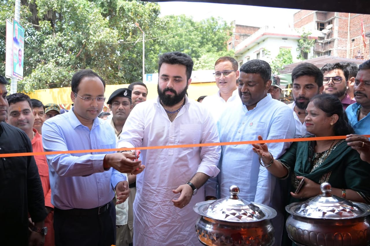 Mahavir Mandir's initiative in memory of Acharya Kishore Kunal, devotees get food as prasad twice a day