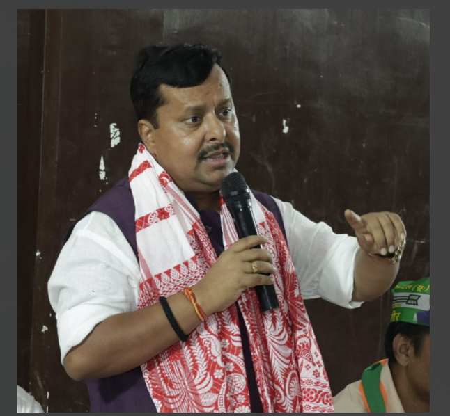 mantri nitin navin ne vipaksha per kiya hamla