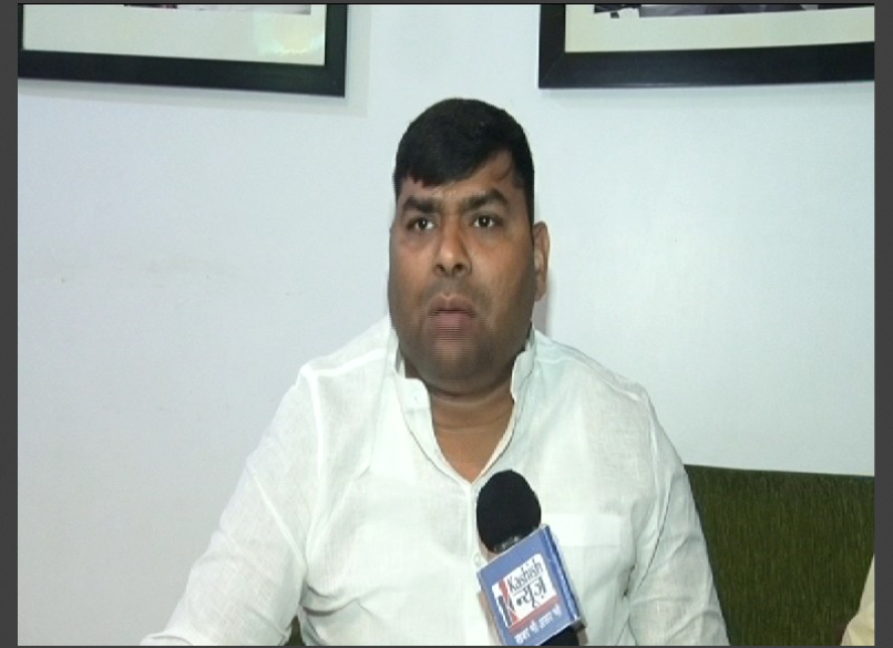 rajad vidhayak mukesh roshan ne sarkaar per sadha nishana 