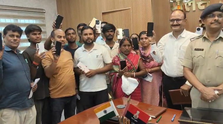 Police provided lost mobile phones of 25 people