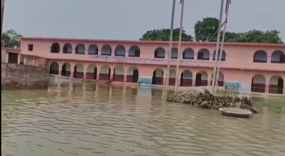 Flood wreaks havoc in Begusarai, roads also submerged