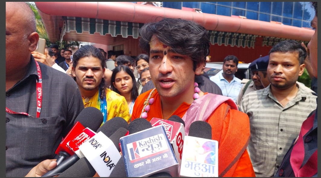 bageshwar baba pahunche gayajee