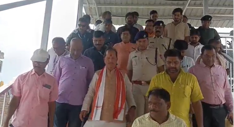 PM Narendra Modi will inaugurate a modern railway station and a new school in Central tomorrow
