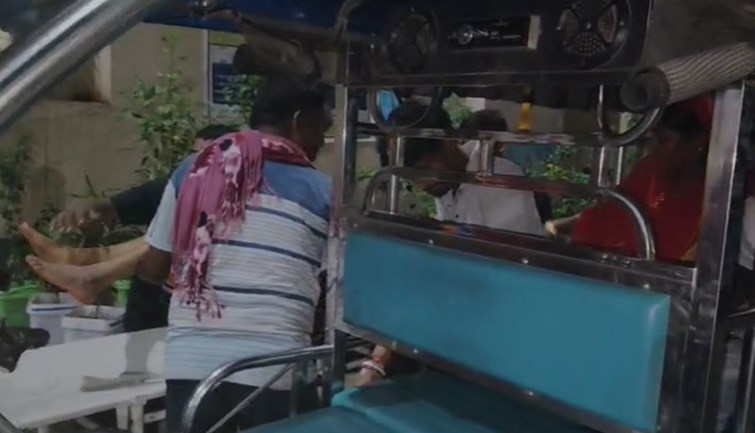 Major negligence of Katihar Sadar Hospital – Woman dies due to snake bite, family members make serious allegations