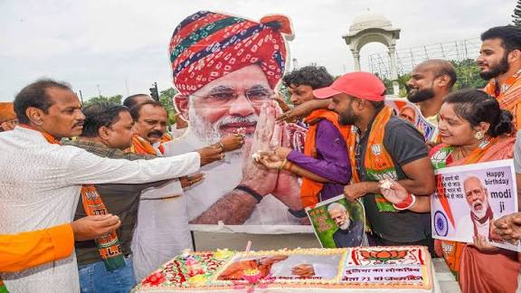 On the occasion of the Prime Minister's birthday, Deputy Chief Minister Vijay Sinha planted a tree under the campaign "Ek Ped Maa Ke Naam".
