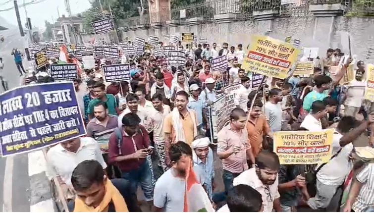 Students continue their protest demanding the release of advertisements.