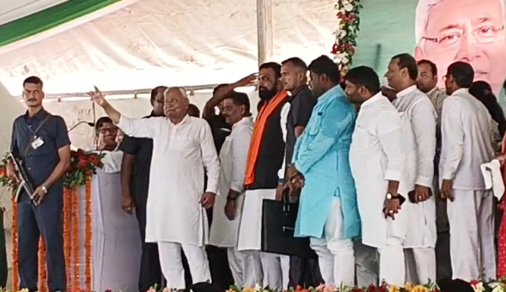 Laid the foundation stone for development projects worth Rs 921 crore