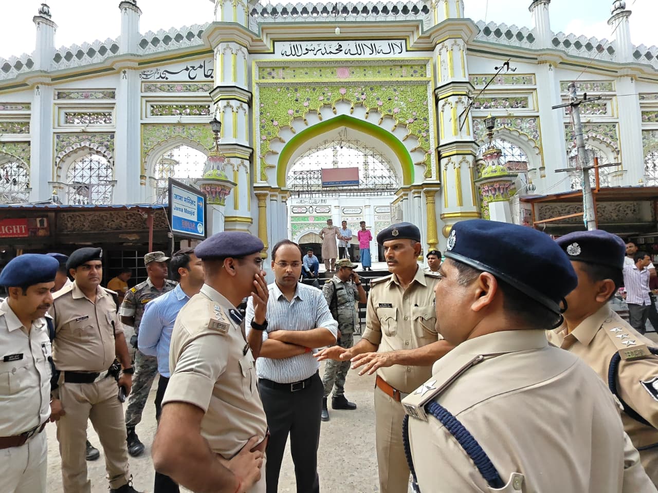 DM and SSP inspected the Ravana burning site at Gandhi Maidan.
