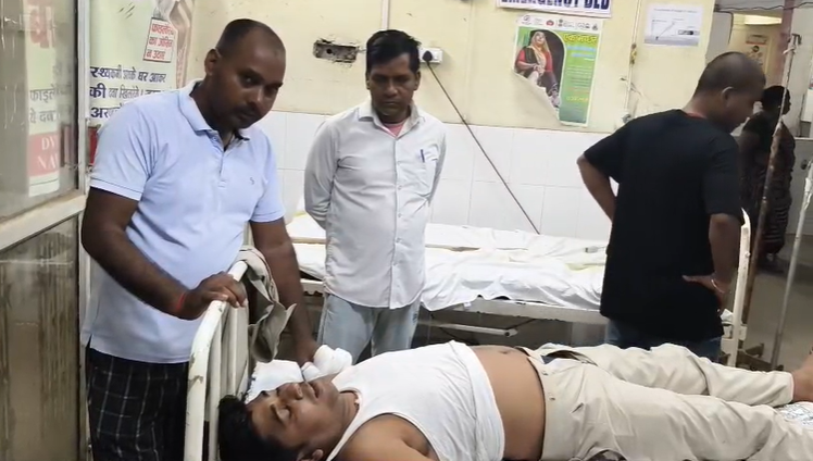 Police team attacked during vehicle checking in Nawada, two policemen injured