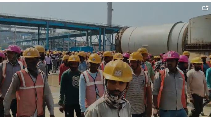 char labour code kanoon ka virodh