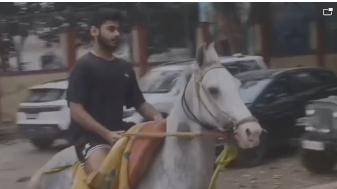 betey ko ghoorsawari sikhatey anant singh