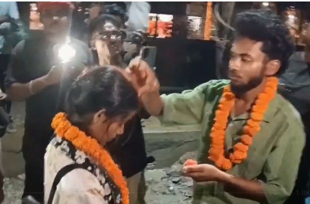 gadhwa mein anokhi saadi