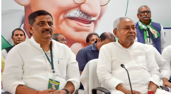 patna mai cm house mai badhi hulchal