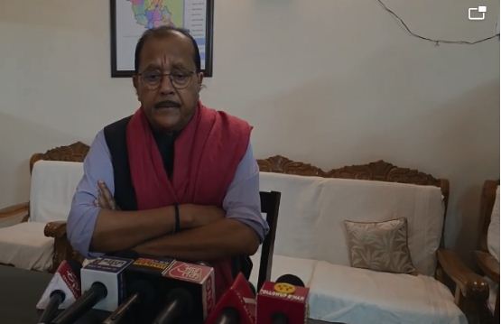 gadhwa pahuchey vitt mantri