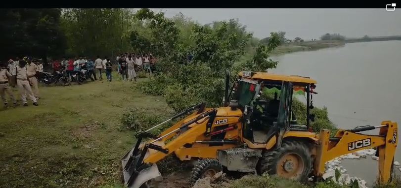 kisanganj mein bulldozer action