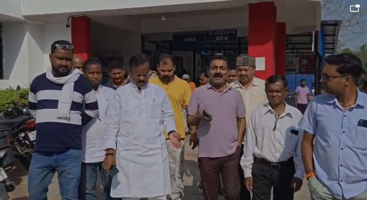 chatra mein rojgar sewak ki mout