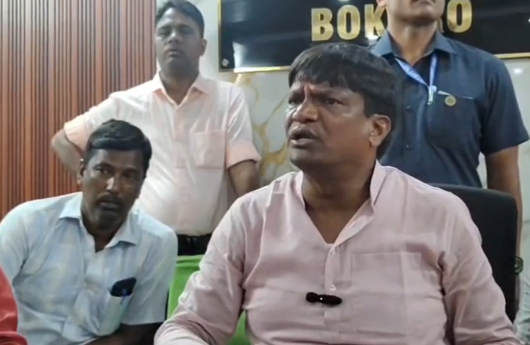 loktantra k chauthey stabh par hamla mamla