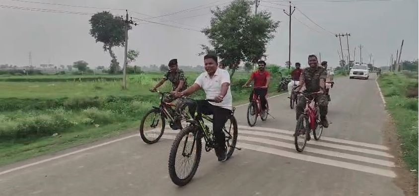The DM sent a strong message by cycling 50 km.