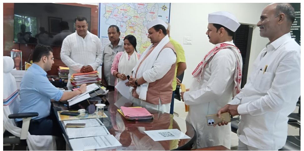 congress seva dal ne samrat sarkar ko ghera