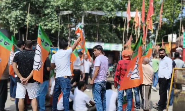 latehar mein bjp karyakartaon ka pardarshan