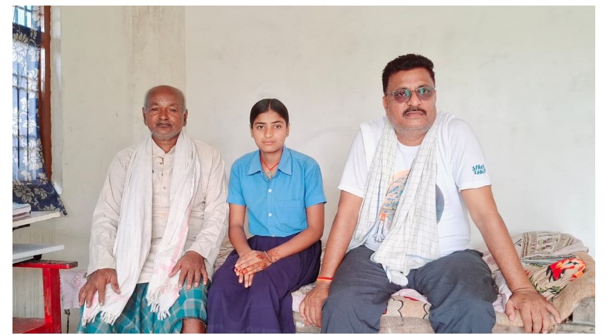 supol mai 8wi ki chhatra bani ek din ki mukhiya 