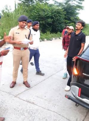 patna mai duty per tainaat traffic sipahi se maarpit