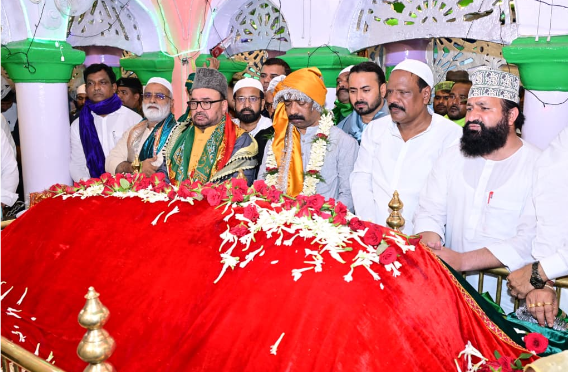 cm hemant soren risaldar baba k darbar pahuchey