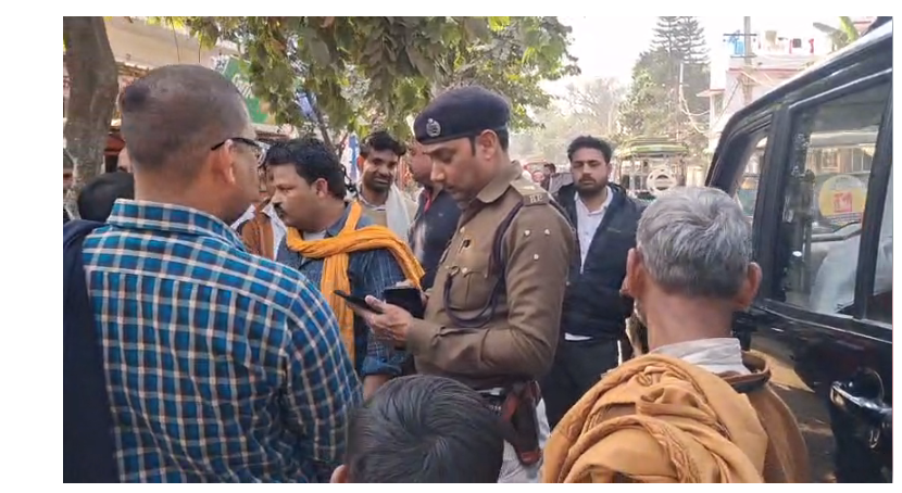 barh mai dindahare 6 lakh ki loot 