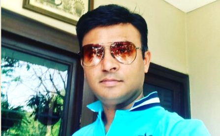 karobari ne ki atmahatya