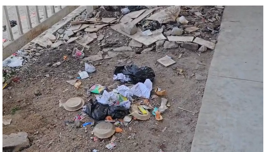 gaya junction per safai vyavastha ki khuli pole