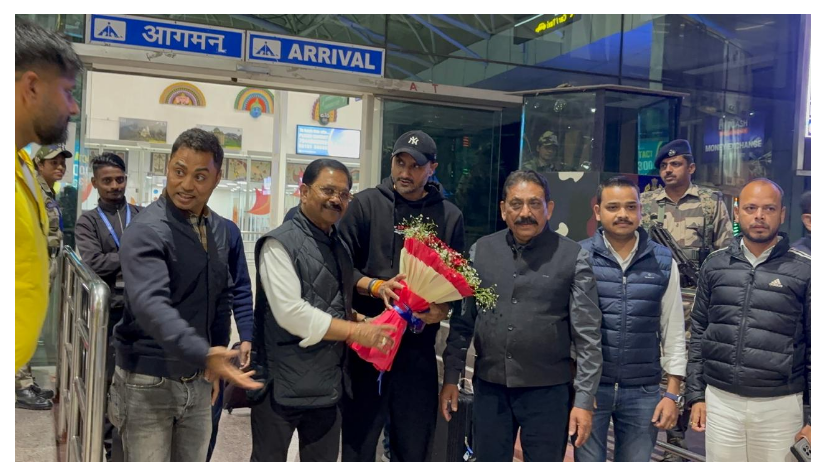 diggaj cricketer harbhajan singh pahunche ranchi