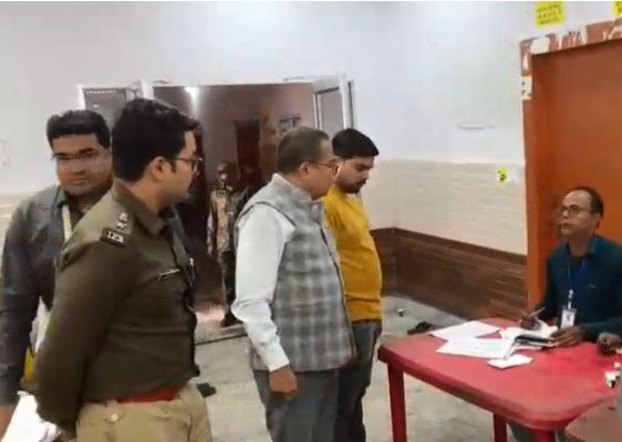 matdan kendon ka nirikshan