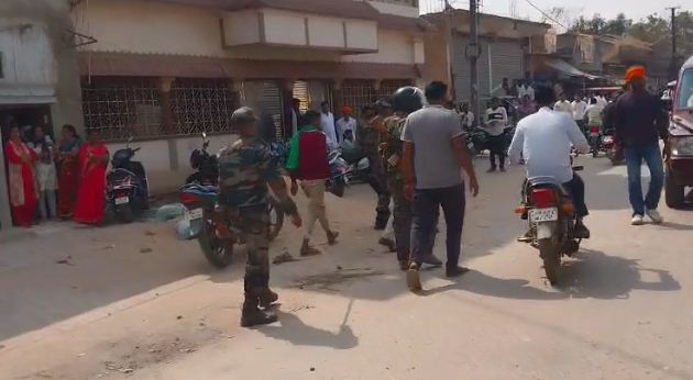 nikay chunaw mein bhidant