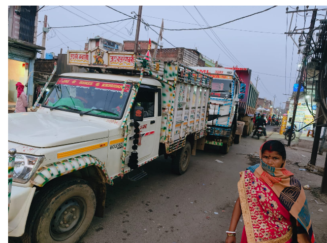 jamui mai bhishan sadak jaam 