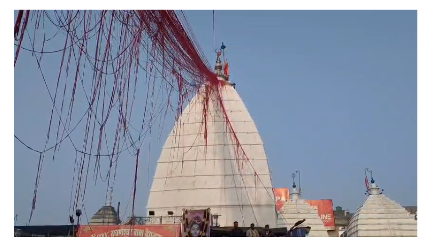 nav varsha per baba mandir mai shradhaluon ki umdi bhir