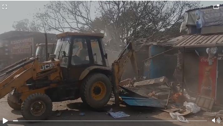 jamshedpur mein chala prashashan ka buldozer